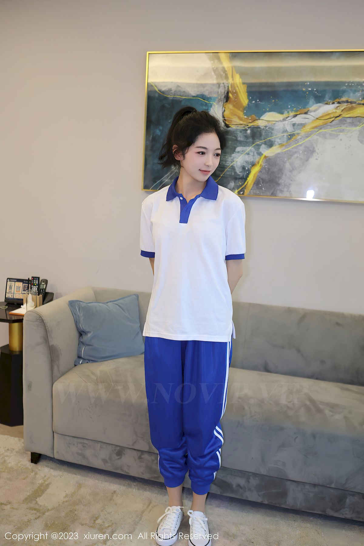 秀人网新人模特茜茜Kimi清纯学妹装扮苗条动人性感写真-御萝部落